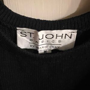 St. John Collection Black Crew Neck Sweater

PRICE DROP